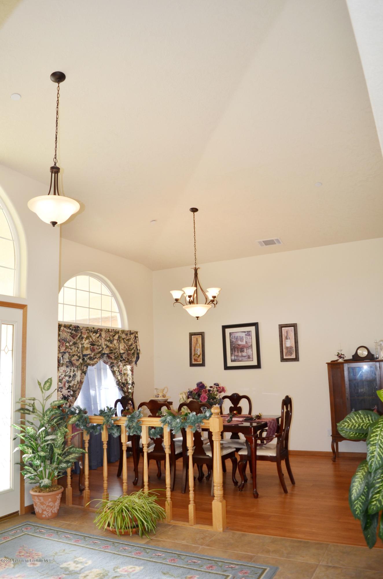 10050 Adobe Road Oak Hills, CA 92344 - Photo 15 of 20 DSC_3676