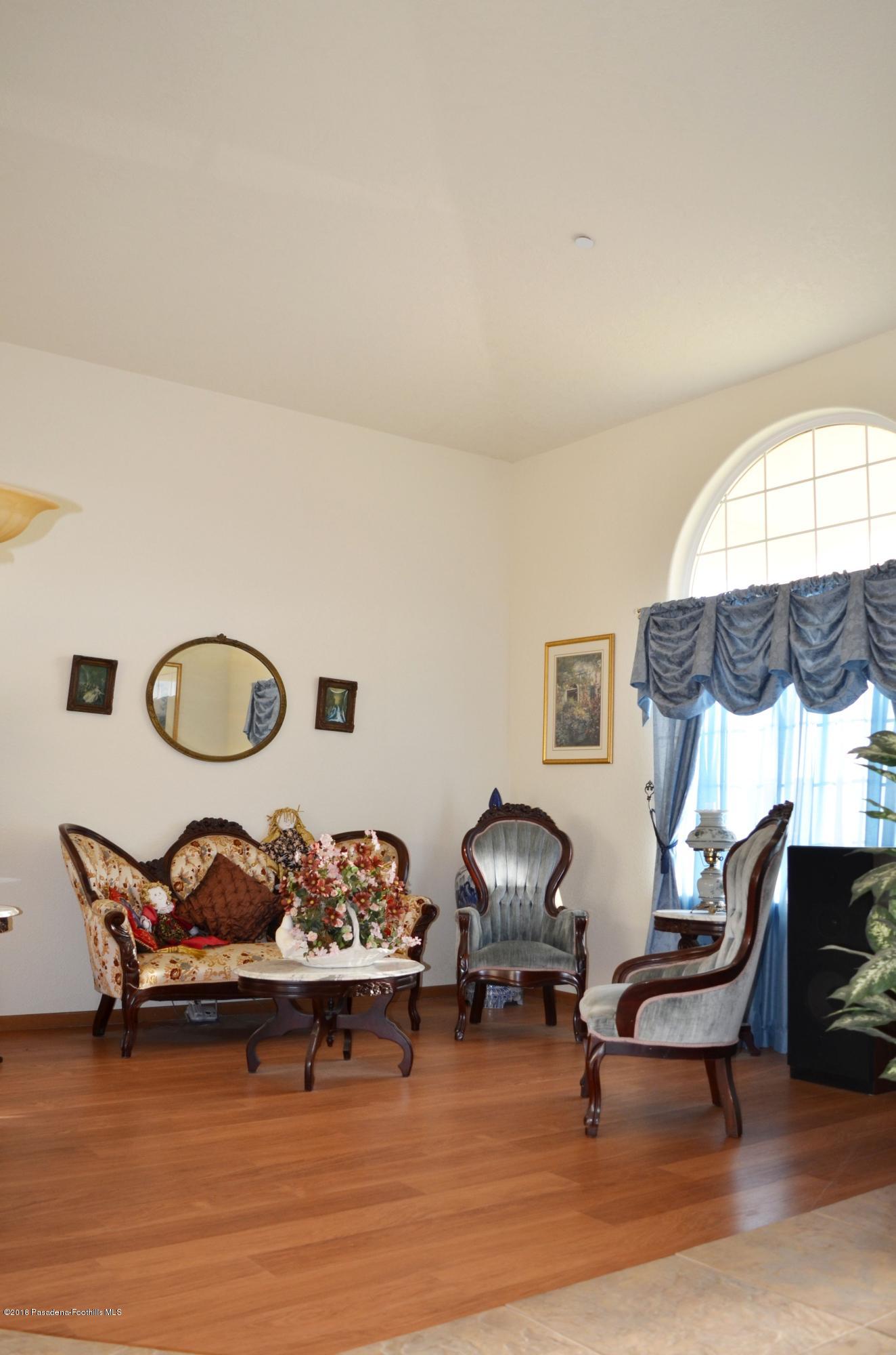 10050 Adobe Road Oak Hills, CA 92344 - Photo 16 of 20 DSC_3675