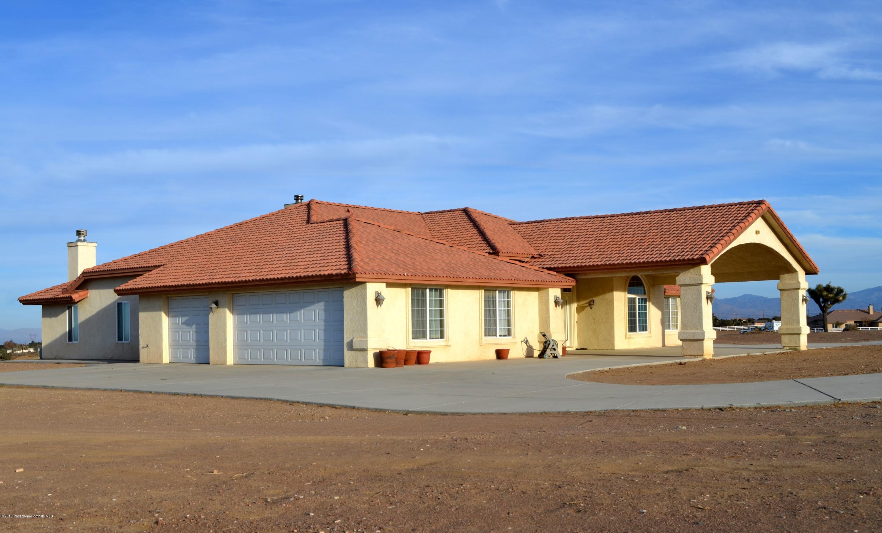 10050 Adobe Road Oak Hills, CA 92344 - Photo 3 of 20 DSC_3647