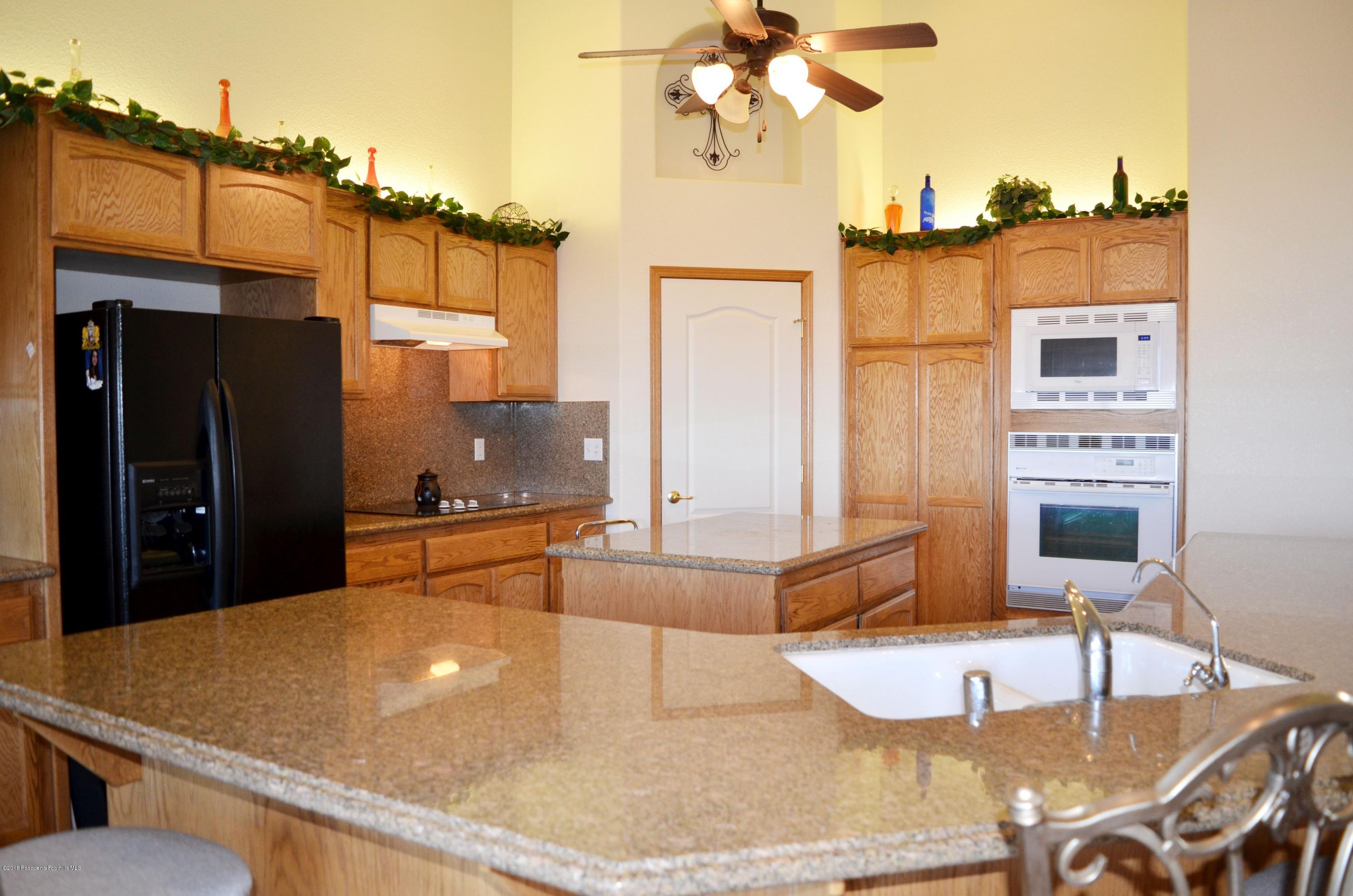 10050 Adobe Road Oak Hills, CA 92344 - Photo 5 of 20 DSC_3696