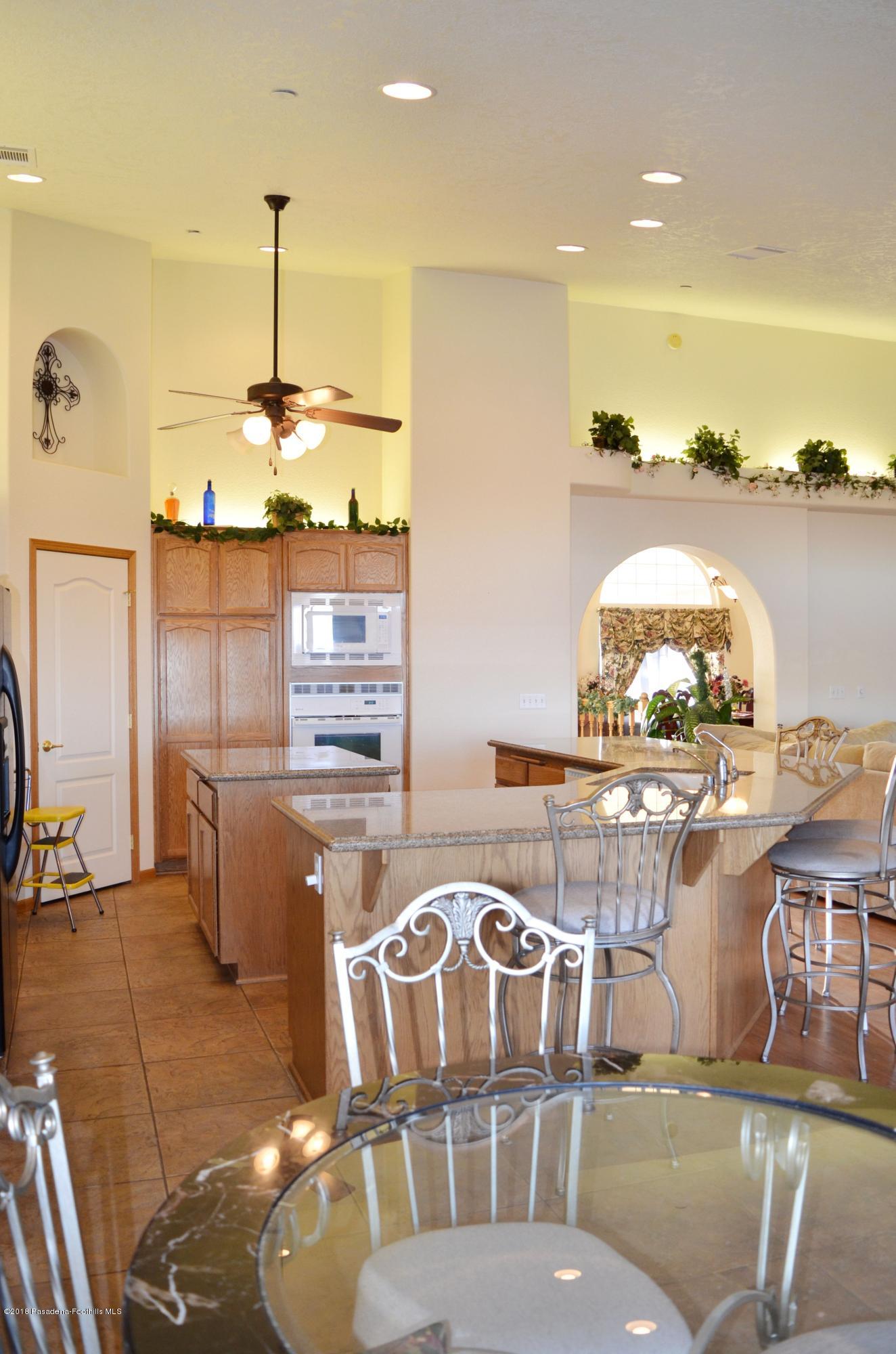 10050 Adobe Road Oak Hills, CA 92344 - Photo 7 of 20 DSC_3692