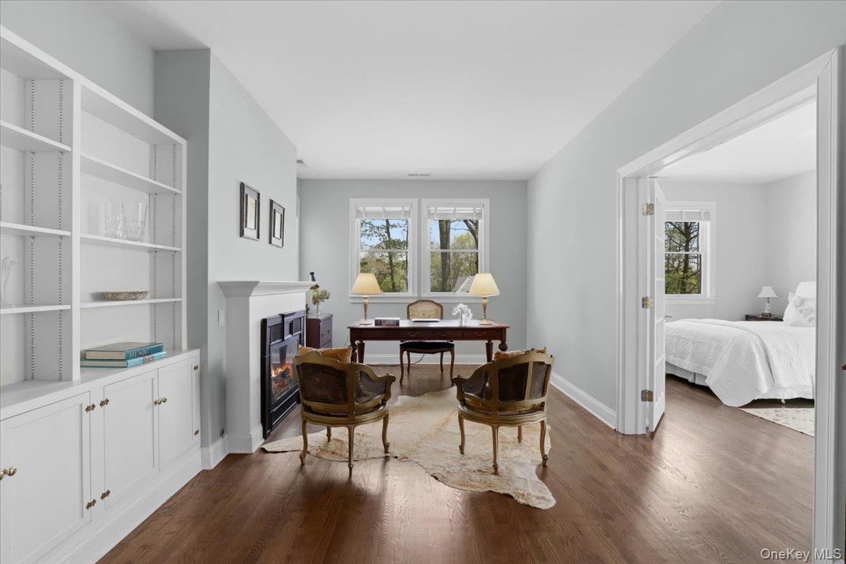 44 Scofield Road Pound Ridge, NY 10576 - Photo 13 of 36 a living room with furniture and wooden floor