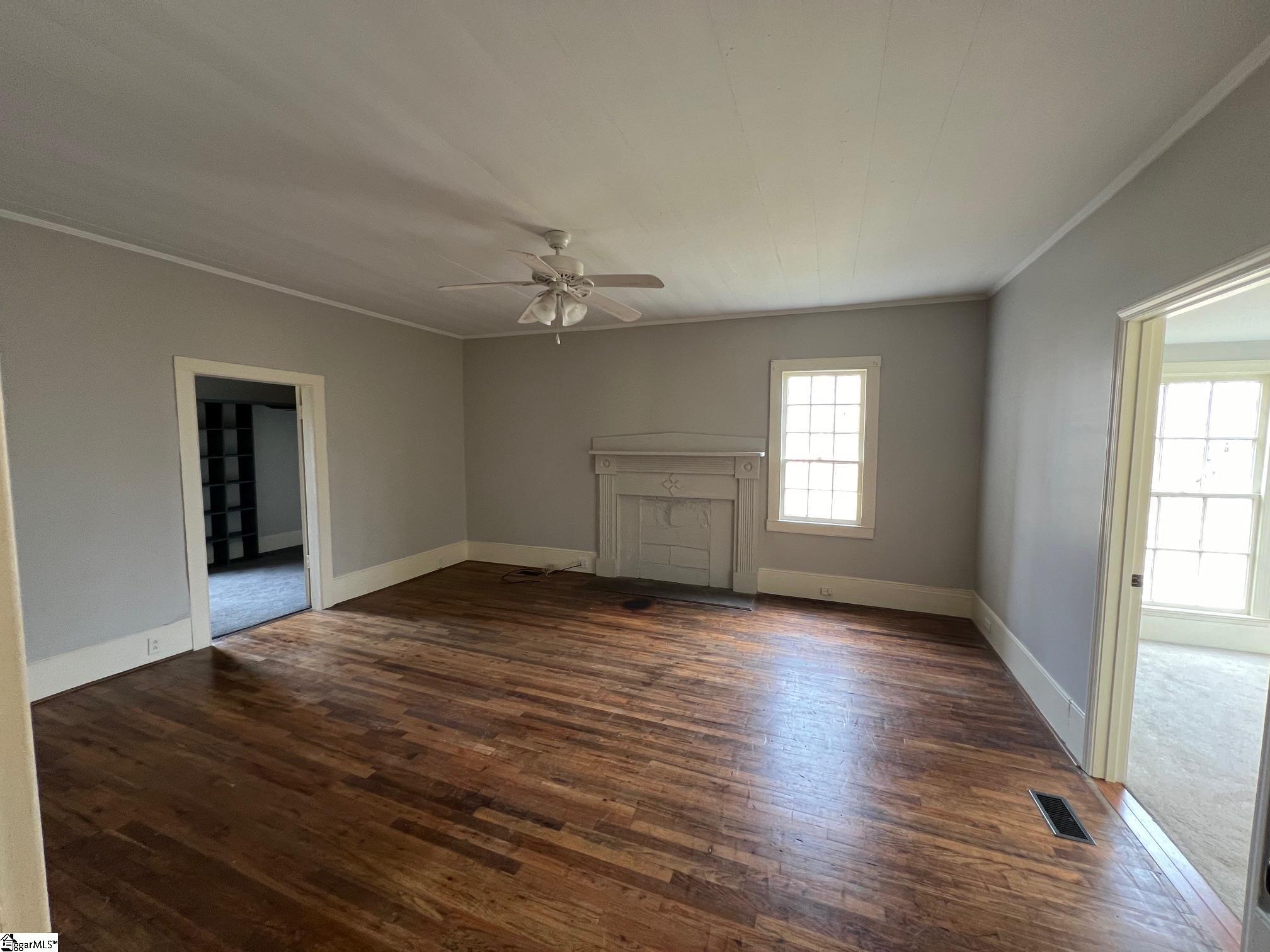 3905 North Highway 101 Greer, SC 29651 - Photo 5 of 15