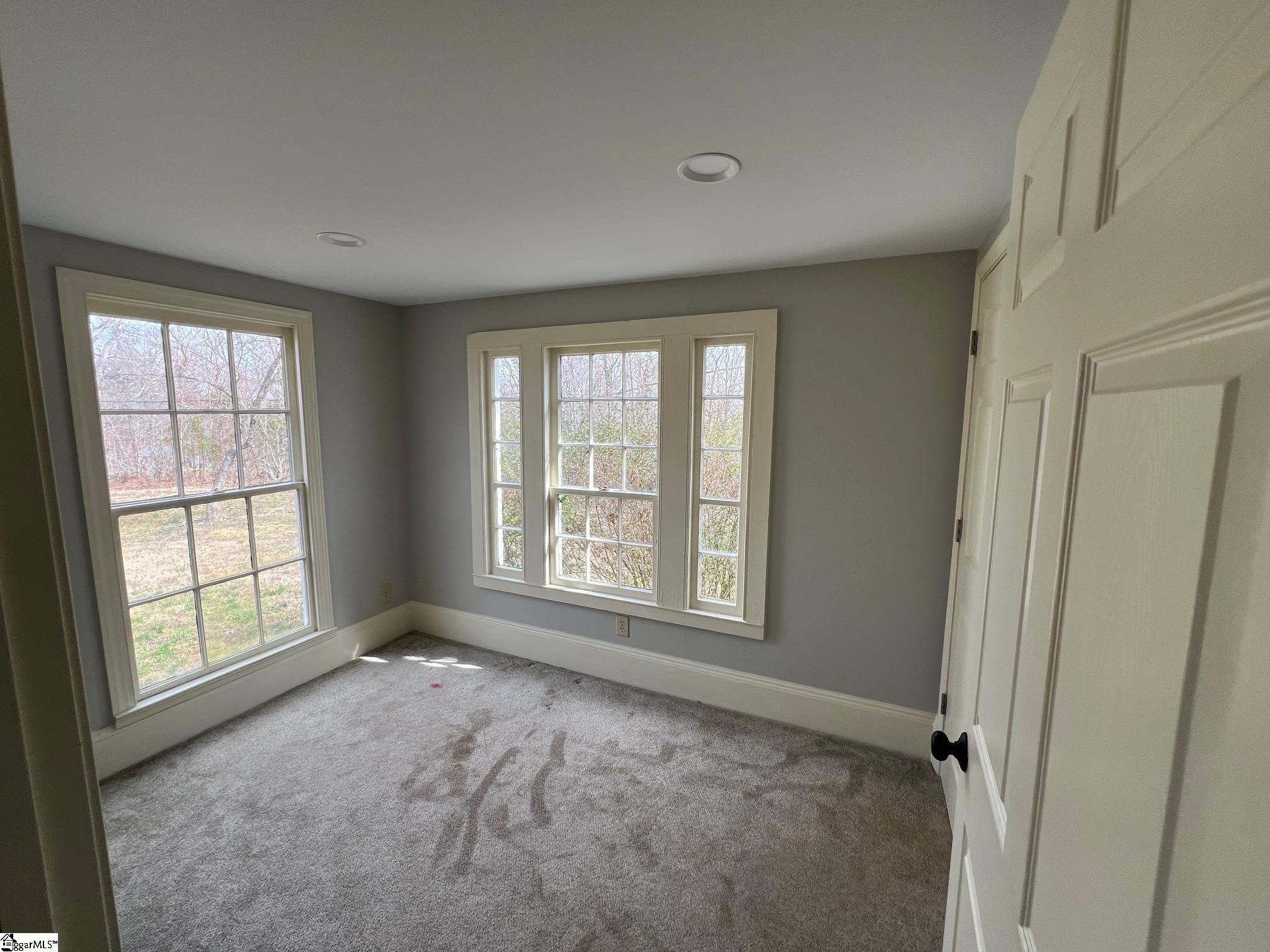 3905 North Highway 101 Greer, SC 29651 - Photo 6 of 15