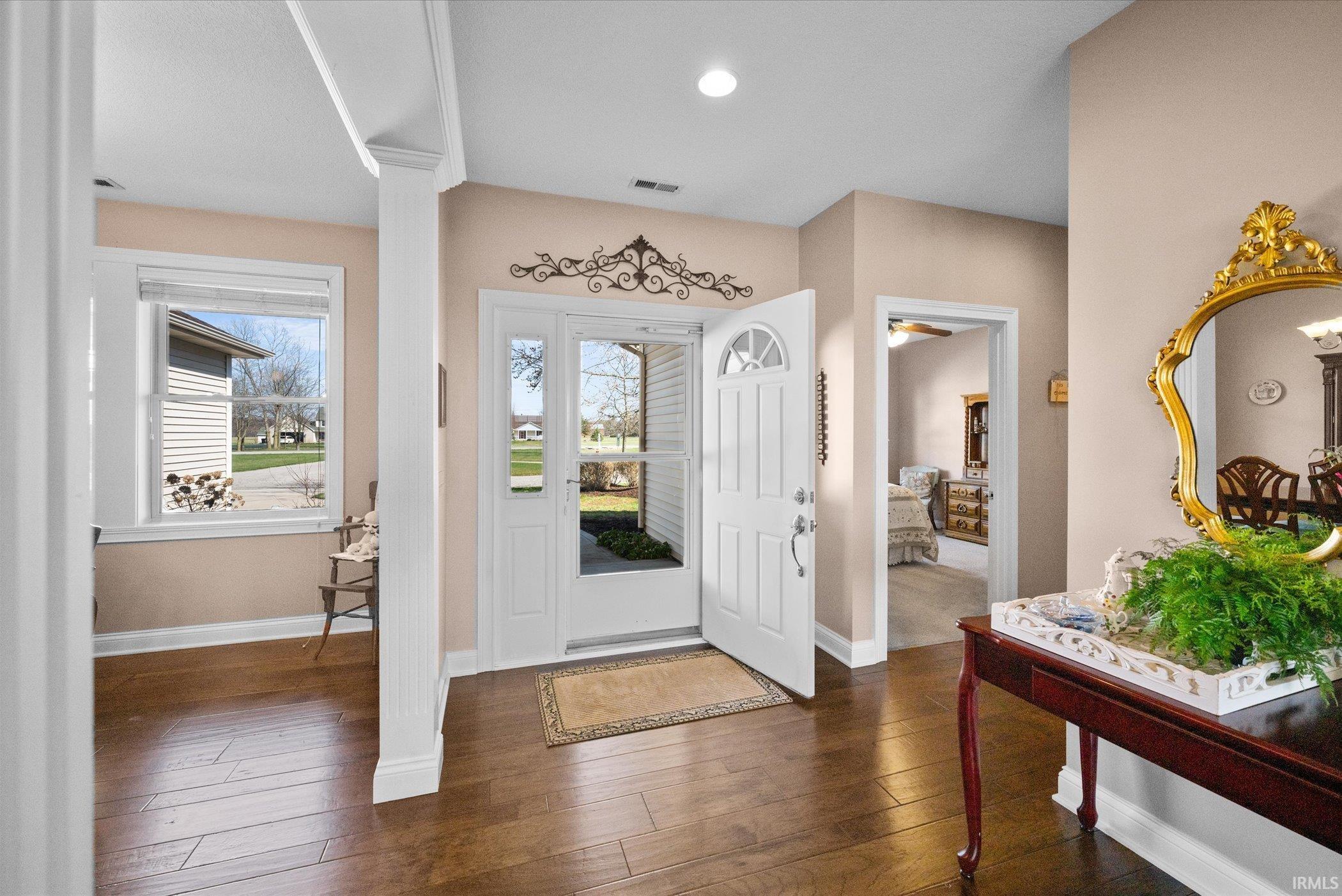 9508 Hartzell Road Fort Wayne, IN 46816 - Photo 2 of 36