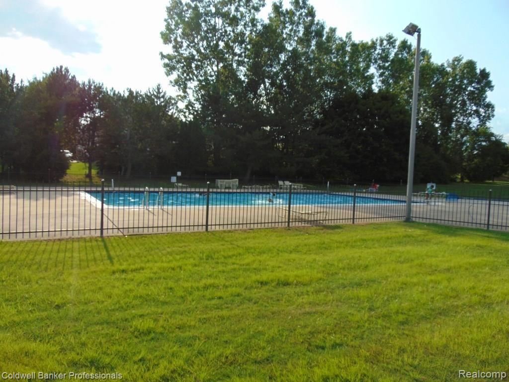 21237 Parklane Road Farmington Hills, MI 48335 - Photo 55 of 56