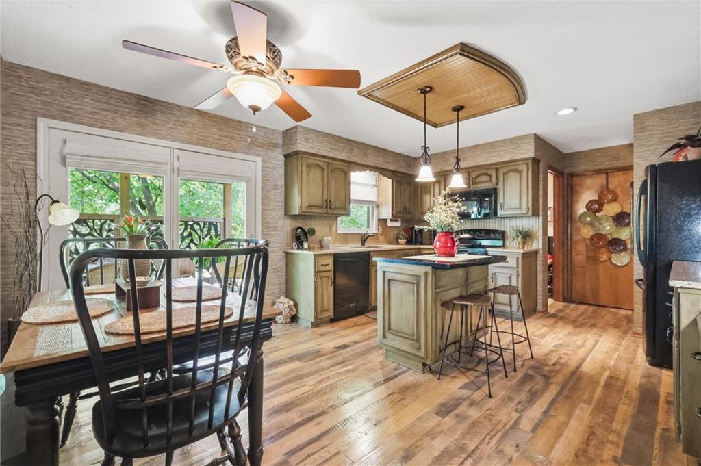 6626 Oak Ridge Drive Shawnee, KS 66217 - Photo 8 of 45