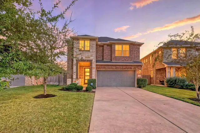 $335,000 | 31218 Pinebrook Falls Lane, Hockley, TX 77447