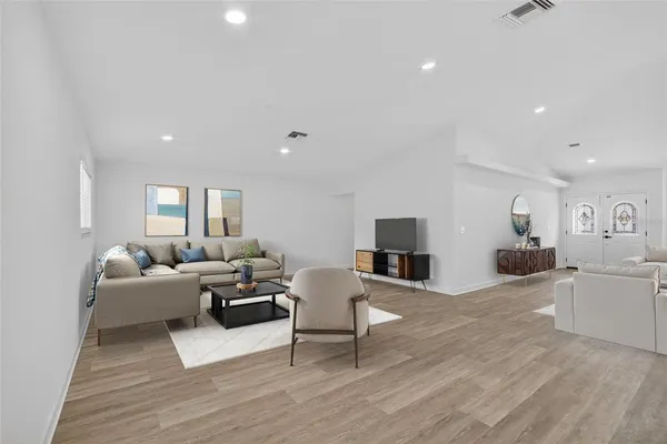 $410,000 | 1140 La Salle Street, Clearwater, FL 33755