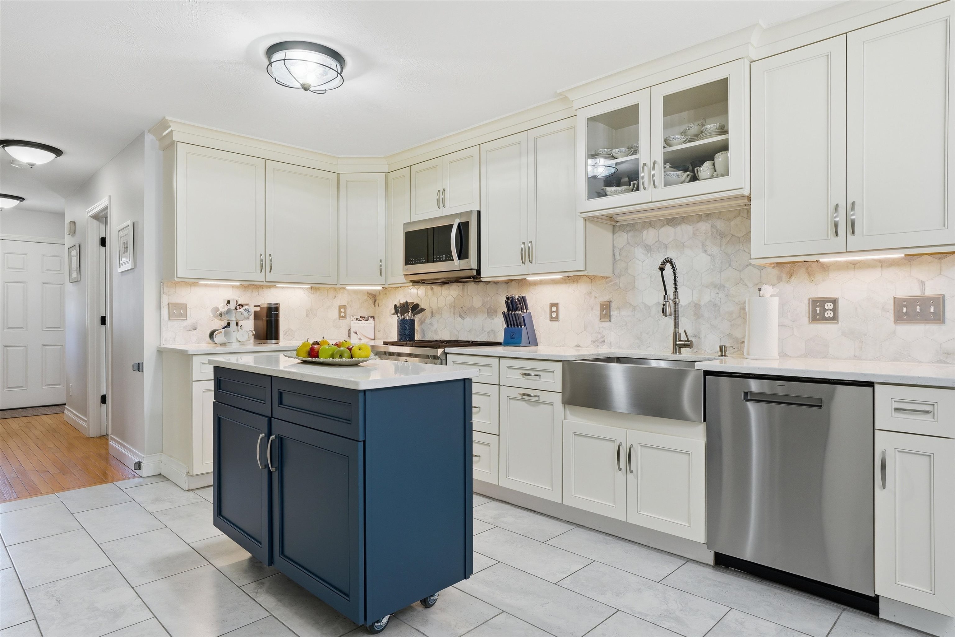 165 South Ridge Drive Manchester, NH 03109 - Photo 8 of 59 Gallery Image 8