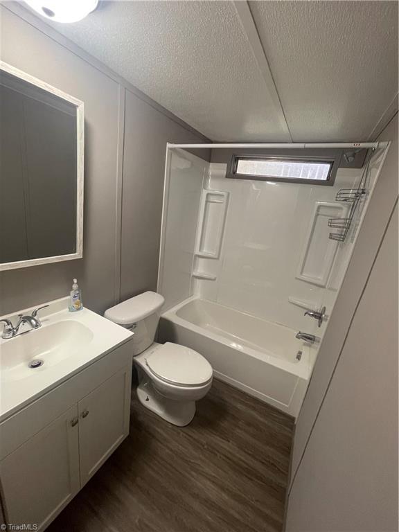 246 West Grove Road Lexington, NC 27295 - Photo 19 of 22 Guest Bathroom