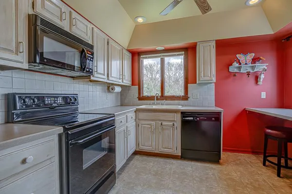 $329,000 | 19271 Hampton Drive, Lawrenceburg, IN 47025