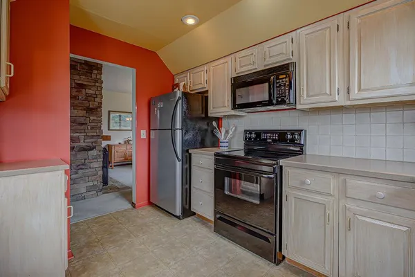 $329,000 | 19271 Hampton Drive, Lawrenceburg, IN 47025