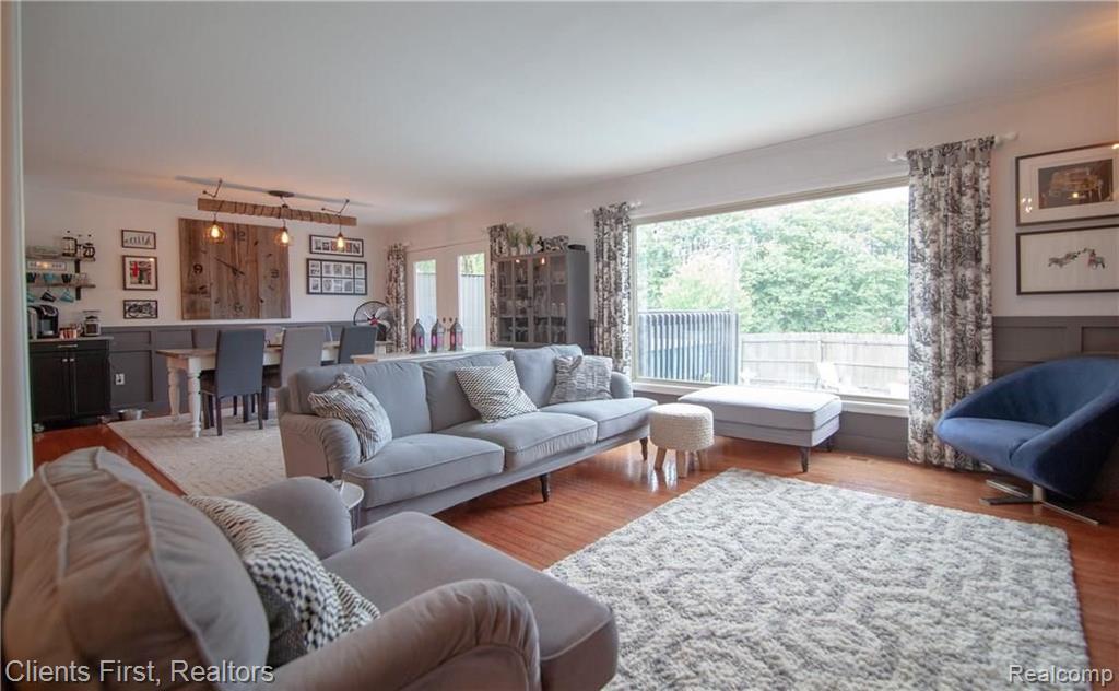 25236 Hopkins Road Farmington Hills, MI 48335 - Photo 11 of 53
