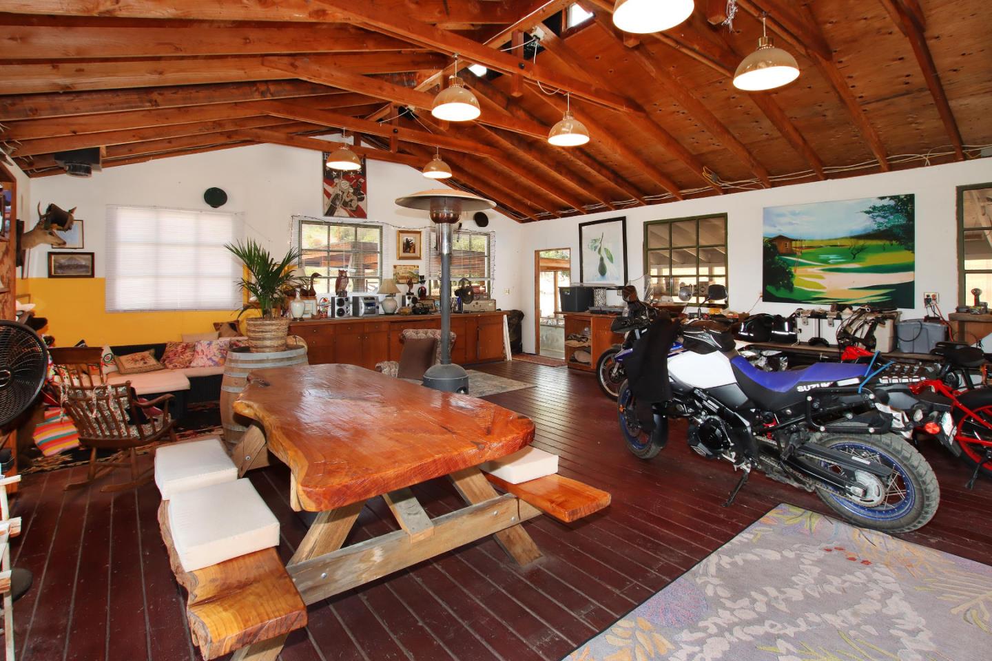 434 Old Smith Road Watsonville, CA 95076 - Photo 44 of 61 a living room with furniture a flat screen tv and a clock