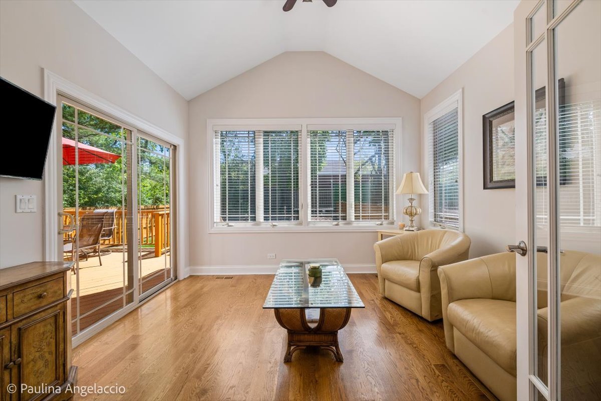 443 June Terrace Barrington, IL 60010 - Photo 15 of 44