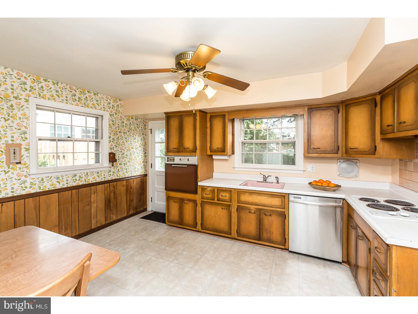 321 Harrington Road Havertown, PA 19083 - Photo 9 of 21 Kitchen