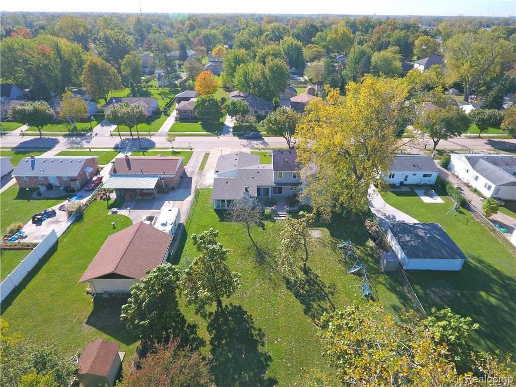 2335 Oakcrest Road Sterling Heights, MI 48310 - Photo 4 of 27 Oakcrest Rd Back Aerial.jpg
