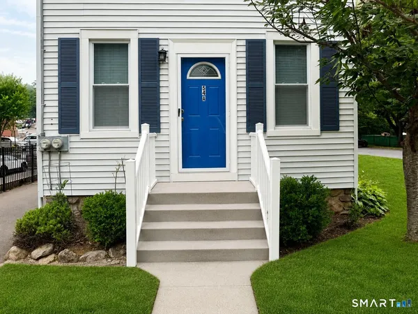 $2,950 | 54 Forest Street, Unit A, New Canaan, CT 06840