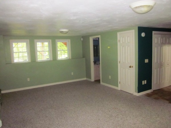 42 Third Street Worcester, MA 01602 - Photo 22 of 26 an empty room that has a window