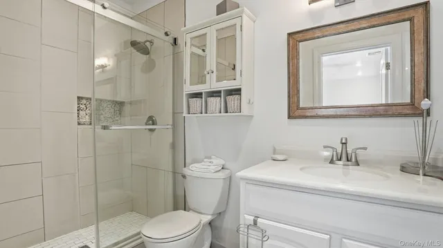 $6,000 | 44 Oak Street, Westhampton Beach, NY 11978