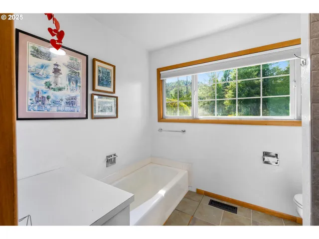 $779,000 | 6550 Curl Road, Tillamook, OR 97141