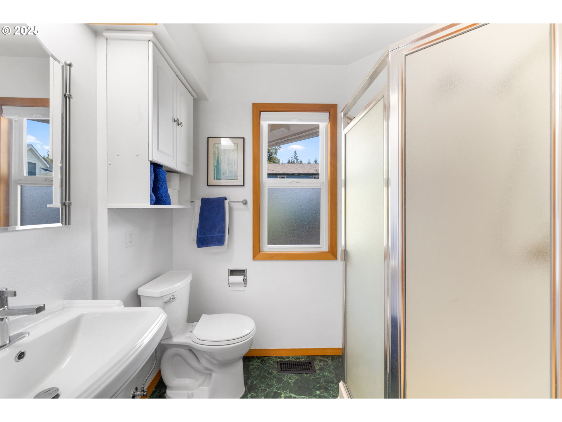 6550 Curl Road Tillamook, OR 97141 - Photo 25 of 48 Bathroom