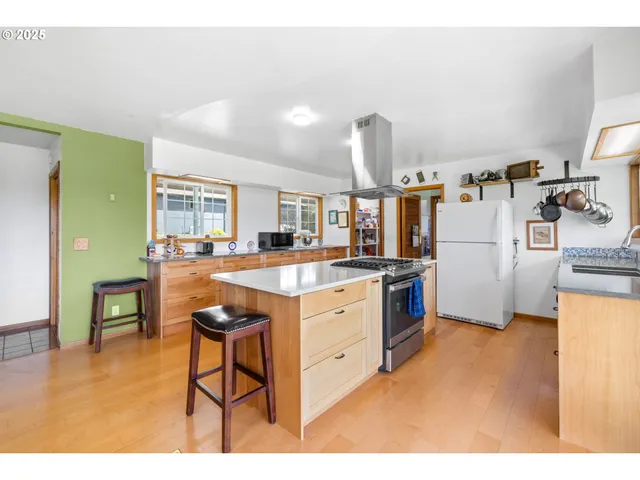 $779,000 | 6550 Curl Road, Tillamook, OR 97141