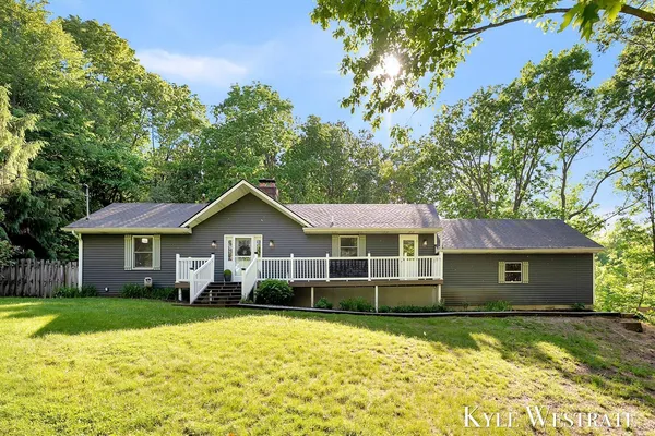 $579,900 | 2525 Biggs Avenue Northeast, Lowell, MI 49331