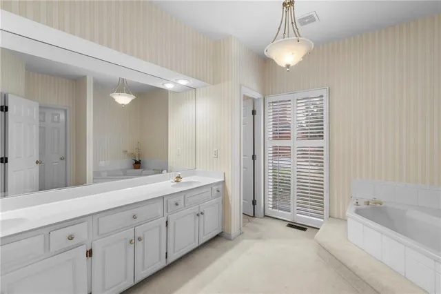 $450,000 | 12710 Cambridge Lane, Leawood, KS 66209