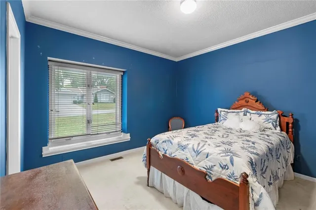 $450,000 | 12710 Cambridge Lane, Leawood, KS 66209