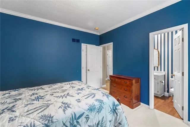 $450,000 | 12710 Cambridge Lane, Leawood, KS 66209