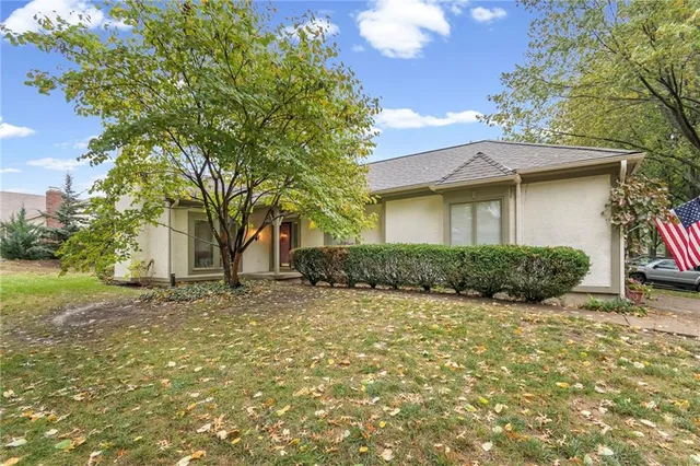 $450,000 | 12710 Cambridge Lane, Leawood, KS 66209