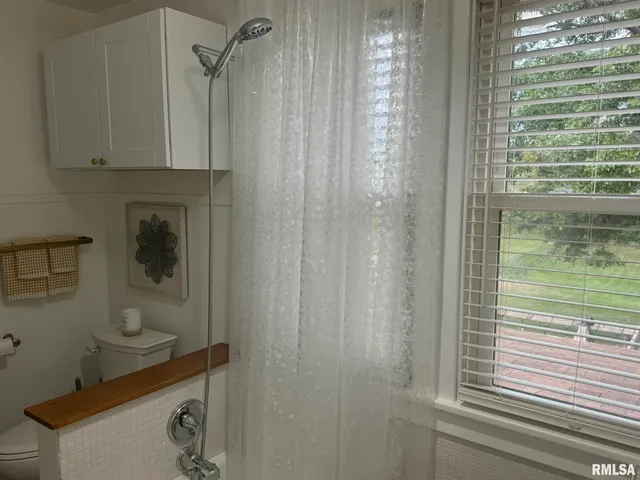 $139,000 | 224 South Henderson Street, Toulon, IL 61483