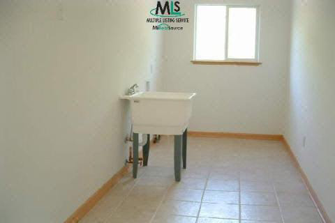 3015 Walnut Leonard, MI 48367 - Photo 6 of 6 769503-5.JPG