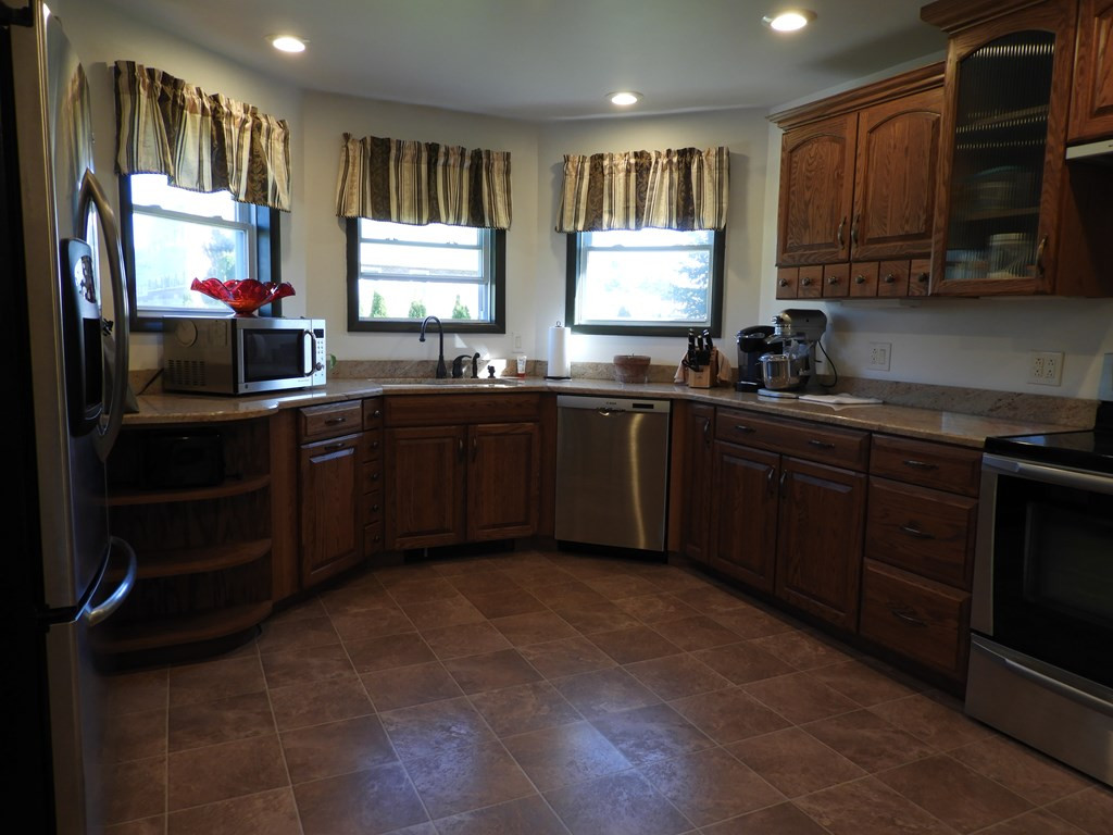 1209 Cumberland Head Road Plattsburgh, NY 12901 - Photo 2 of 29 Gallery Image 2