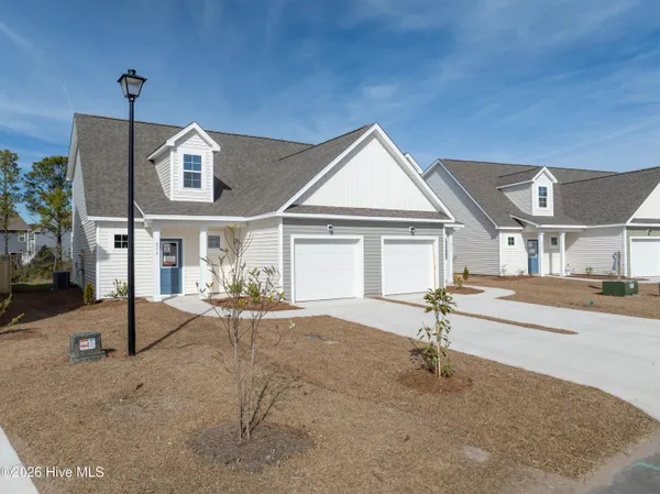 $304,900 | 214 Sandpiper Place, Sneads Ferry, NC 28460