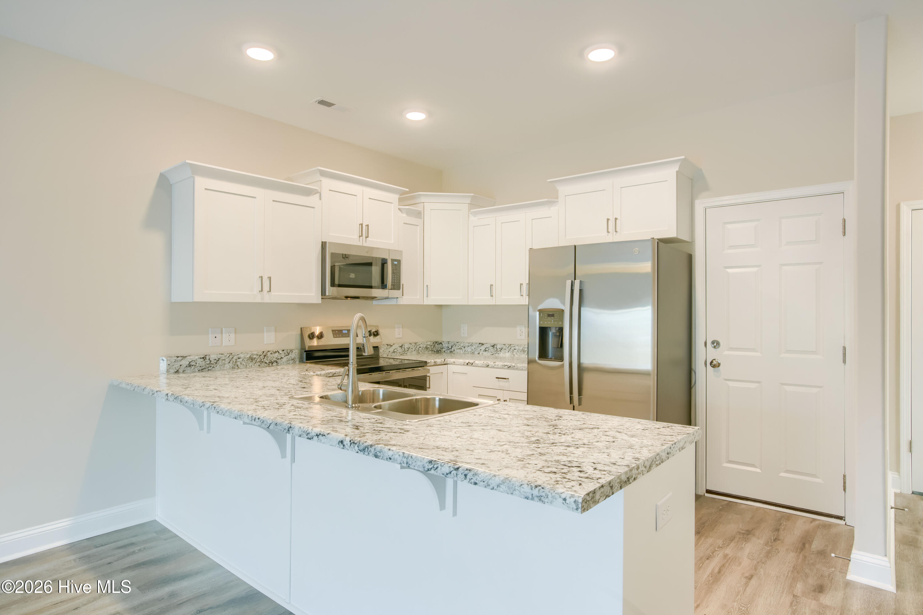 214 Sandpiper Place Holly Ridge, NC 28445 - Photo 7 of 21 214 Sandpiper - Interiors - Edited_7