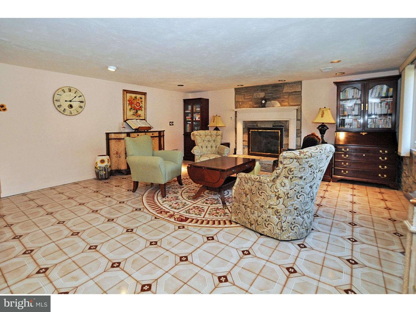 1059 Old Ford Road Huntingdon Valley, PA 19006 - Photo 20 of 25 Family Room