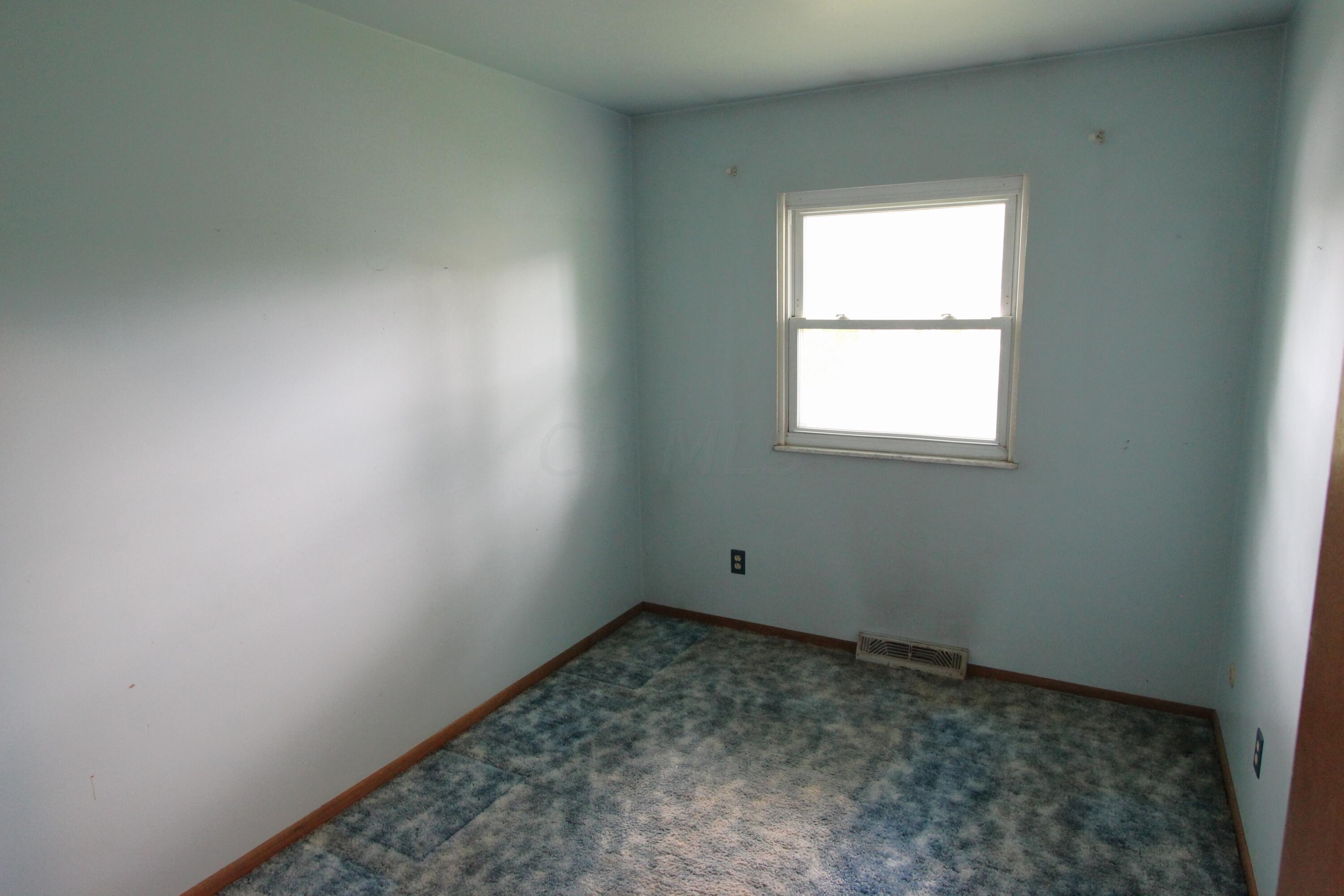6515 Karl Road Columbus, OH 43229 - Photo 9 of 19 Bedroom 2