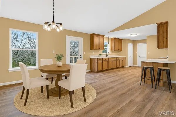 $359,900 | 830 Stone Gate Drive, De Soto, MO 63020