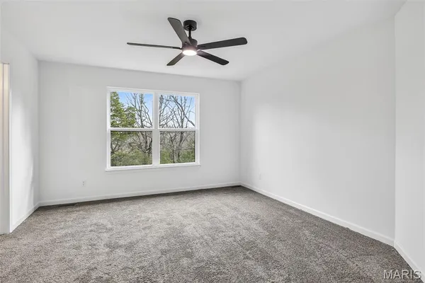 $359,900 | 830 Stone Gate Drive, De Soto, MO 63020