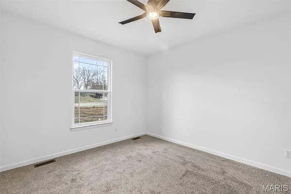 $359,900 | 830 Stone Gate Drive, De Soto, MO 63020