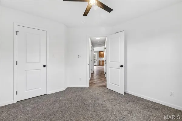 $359,900 | 830 Stone Gate Drive, De Soto, MO 63020