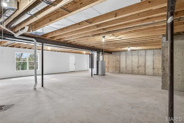 $359,900 | 830 Stone Gate Drive, De Soto, MO 63020