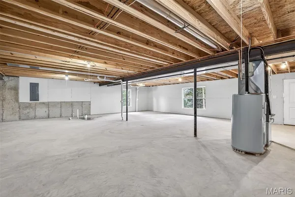 $359,900 | 830 Stone Gate Drive, De Soto, MO 63020