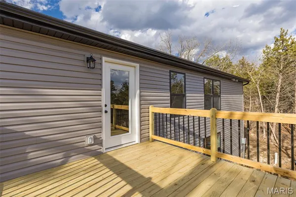 $359,900 | 830 Stone Gate Drive, De Soto, MO 63020