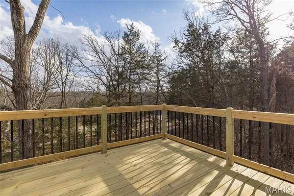 $359,900 | 830 Stone Gate Drive, De Soto, MO 63020