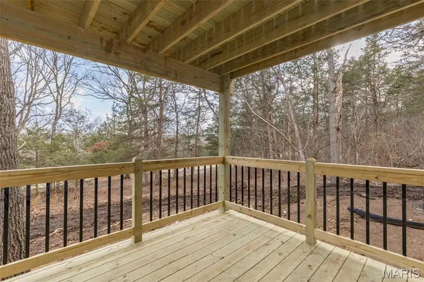 $359,900 | 830 Stone Gate Drive, De Soto, MO 63020