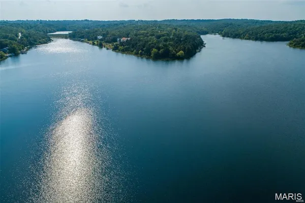 $359,900 | 830 Stone Gate Drive, De Soto, MO 63020